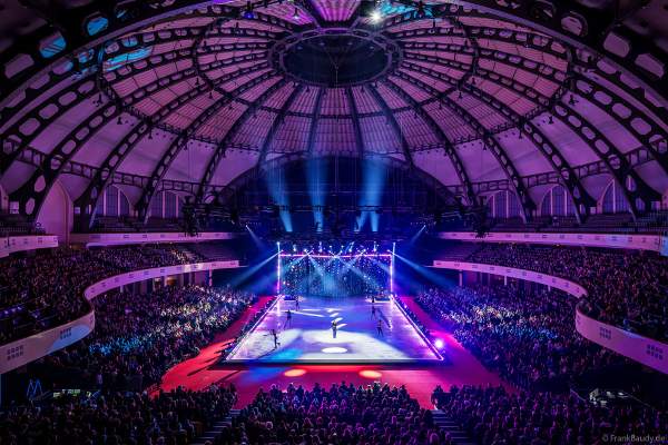 HOLIDAY ON ICE feiert mit Vanessa Mai und dem Spektakel NO LIMITS 80 Jahre unvergessliche Eis-Shows in der Festhalle in Frankfurt am 10.01.2024