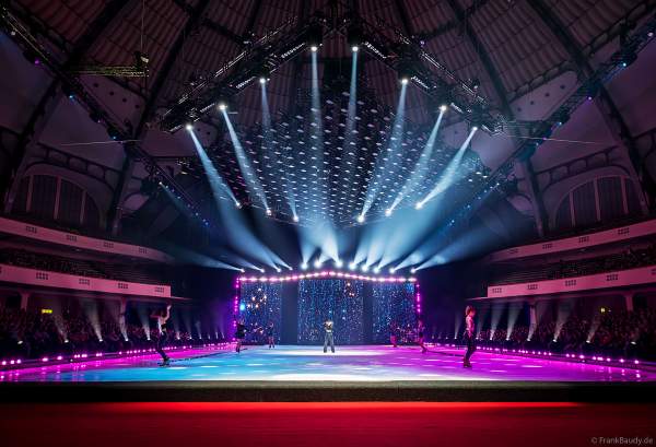 HOLIDAY ON ICE feiert mit Vanessa Mai und dem Spektakel NO LIMITS 80 Jahre unvergessliche Eis-Shows in der Festhalle in Frankfurt am 10.01.2024