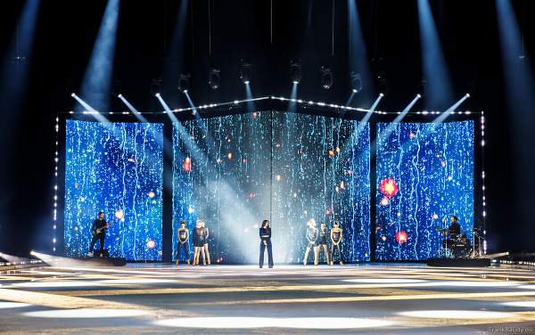 HOLIDAY ON ICE feiert mit Vanessa Mai und dem Spektakel NO LIMITS 80 Jahre unvergessliche Eis-Shows in der Festhalle in Frankfurt am 10.01.2024