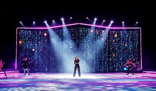 HOLIDAY ON ICE feiert mit Vanessa Mai und dem Spektakel NO LIMITS 80 Jahre unvergessliche Eis-Shows in der Festhalle in Frankfurt am 10.01.2024
