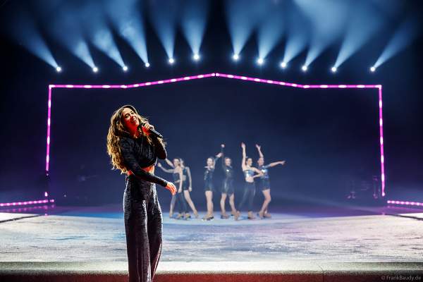 HOLIDAY ON ICE feiert mit Vanessa Mai und dem Spektakel NO LIMITS 80 Jahre unvergessliche Eis-Shows in der Festhalle in Frankfurt am 10.01.2024