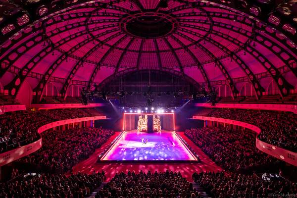 HOLIDAY ON ICE feiert mit NO LIMITS 80 Jahre unvergessliche Eis-Shows in der Festhalle in Frankfurt am 10.01.2024