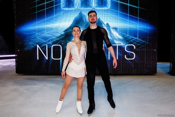 Annika Hocke und Robert Kunkel, Bronzemedaillengewinner der Eiskunstlauf-EM 2023, als Stargäste bei der Eisshow NO LIMITS von Holiday on Ice in der SAP Arena Mannheim am 01.02.2024