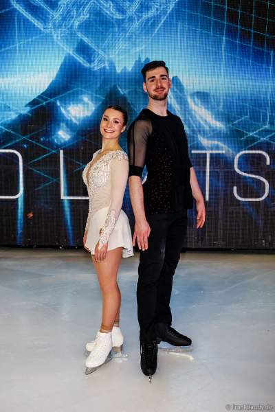 Annika Hocke und Robert Kunkel, Bronzemedaillengewinner der Eiskunstlauf-EM 2023, als Stargäste bei der Eisshow NO LIMITS von Holiday on Ice in der SAP Arena Mannheim am 01.02.2024