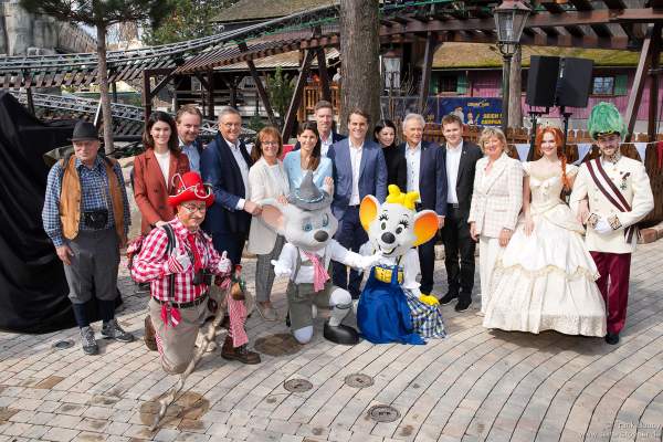 Familie Mack bei der Pressekonferenz im Europa-Park zum Saisonstart 2024