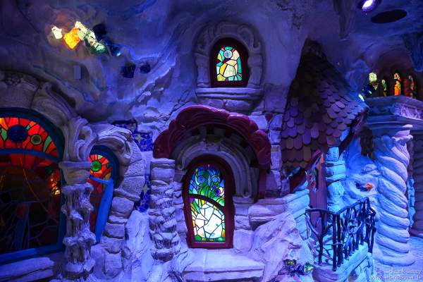 Die märchenhafte Edelstein-Grotte am Ende des Yomi Abenteuer Trail im Europa-Park