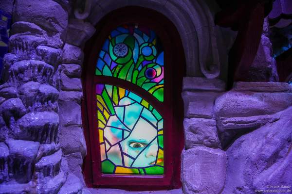 Die märchenhafte Edelstein-Grotte am Ende des Yomi Abenteuer Trail im Europa-Park