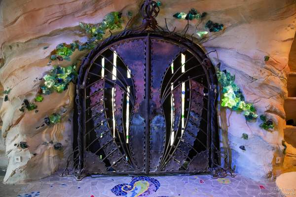 Die märchenhafte Edelstein-Grotte am Ende des Yomi Abenteuer Trail im Europa-Park