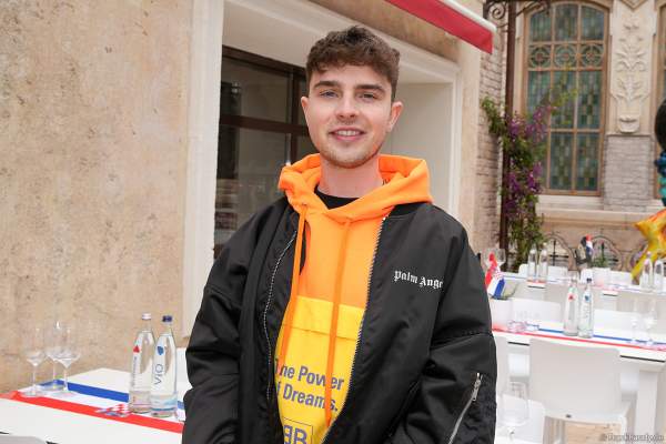 Deutscher Popsänger und Songwriter Mike Singer bei der Premiere der neuen Achterbahn VOLTRON NEVERA POWERED BY RIMAC im Europa-Park