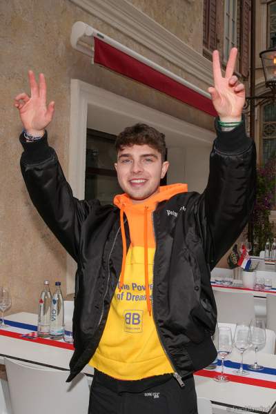 Deutscher Popsänger und Songwriter Mike Singer bei der Premiere der neuen Achterbahn VOLTRON NEVERA POWERED BY RIMAC im Europa-Park