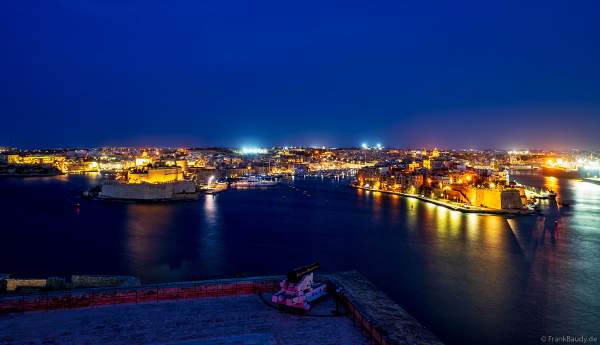 Blick über den Grand Harbour bis zu den historischen Städten Vittoriosa, Senglea und Cospicua, auch bekannt als die Three Cities.