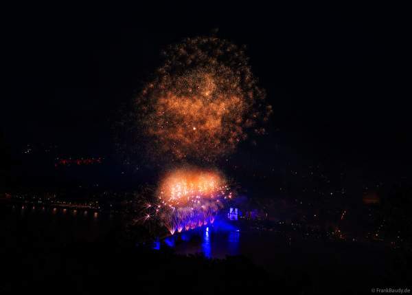 Feuerwerk bei der Heidelberger Schlossbeleuchtung 2024 nach dem Hochwasser