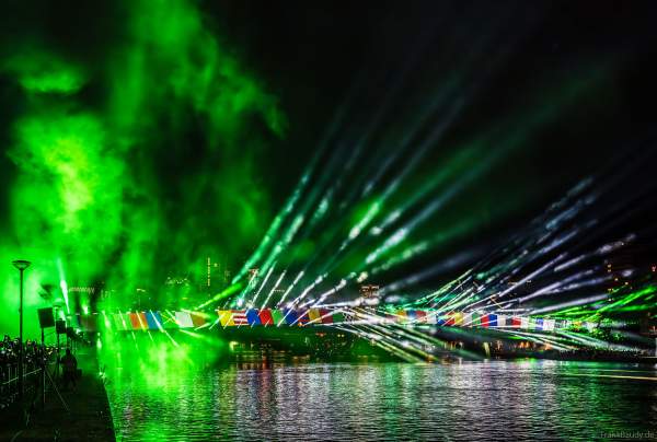 Farbenprächtige Lichtshow zur Fußball EM 2024 in Frankfurt