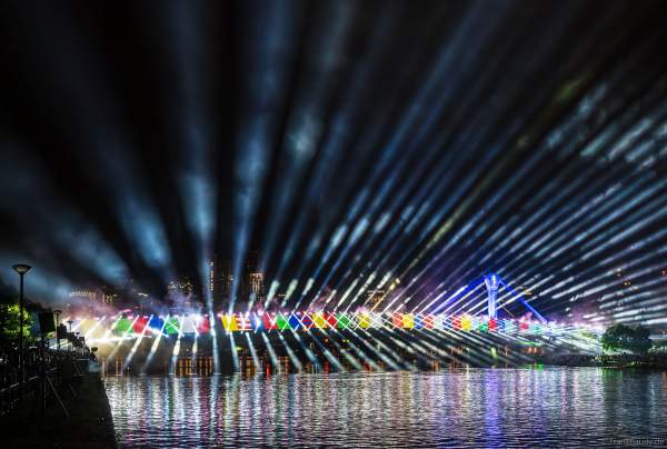 Farbenprächtige Lichtshow zur Fußball EM 2024 in Frankfurt