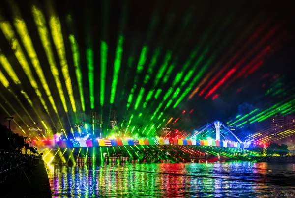 Farbenprächtige Lichtshow zur Fußball EM 2024 in Frankfurt