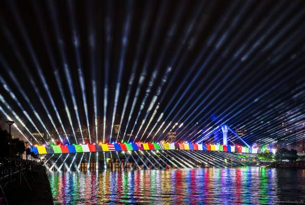 Farbenprächtige Lichtshow zur Fußball EM 2024 in Frankfurt