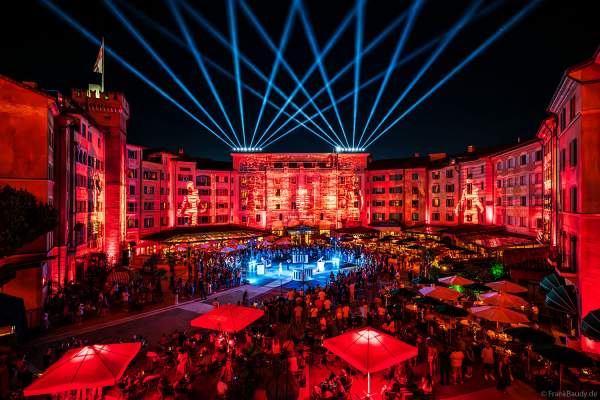 Sommershow Colossal – 20 Jahre Colosseo im Europa-Park mit Videomapping auf dem Hotel Colosseo