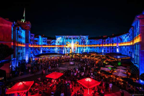 Sommershow Colossal – 20 Jahre Colosseo im Europa-Park mit Videomapping auf dem Hotel Colosseo