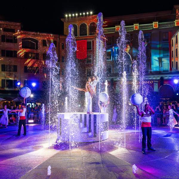 Sommershow Colossal – 20 Jahre Colosseo im Europa-Park mit Wasserspielen und Videomapping - Hotel Colosseo