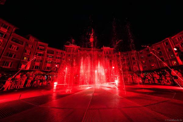 Sommershow Colossal – 20 Jahre Colosseo im Europa-Park mit Wasserspielen und Videomapping - Hotel Colosseo