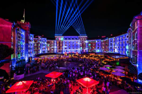 Sommershow Colossal – 20 Jahre Colosseo im Europa-Park mit Videomapping und Lichtshow auf dem Hotel Colosseo