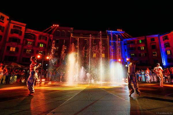 Sommershow Colossal – 20 Jahre Colosseo im Europa-Park mit Wasserspielen und Videomapping - Hotel Colosseo