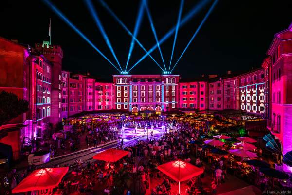 Sommershow Colossal – 20 Jahre Colosseo im Europa-Park mit Videomapping und Lichtshow auf dem Hotel Colosseo