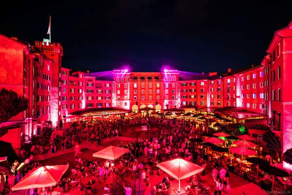 Sommershow Colossal – 20 Jahre Colosseo im Europa-Park mit Videomapping auf dem Hotel Colosseo
