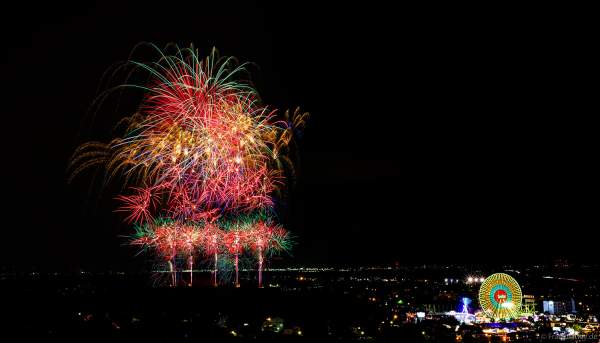 Feuerwerk beim größten Weinfest der Welt, dem Dürkheimer Wurstmarkt 2024 in Bad Dürkheim