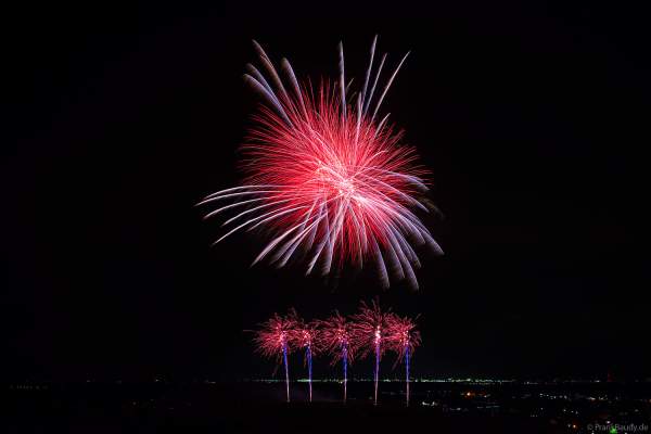 Feuerwerk beim Dürkheimer Wurstmarkt 2024 in Bad Dürkheim an der Deutschen Weinstraße