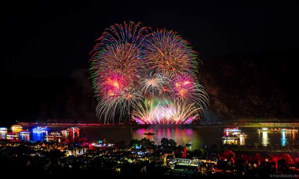Musikfeuerwerk LEGENDS rockt bei Rhein in Flammen in Oberwesel 2024