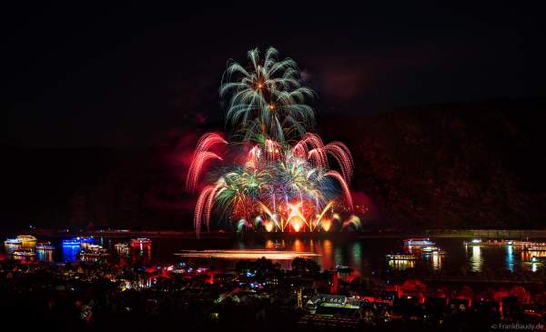 Musikfeuerwerk LEGENDS rockt bei Rhein in Flammen in Oberwesel 2024