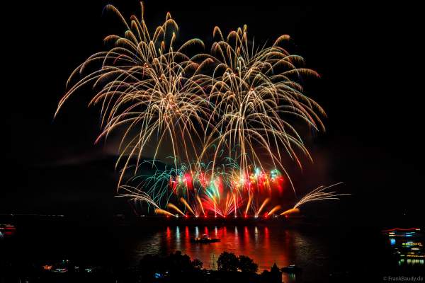 Musikfeuerwerk LEGENDS rockt bei Rhein in Flammen in Oberwesel 2024