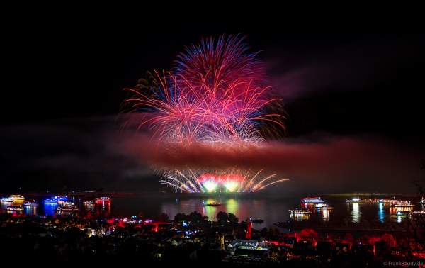 Musikfeuerwerk LEGENDS rockt bei Rhein in Flammen in Oberwesel 2024
