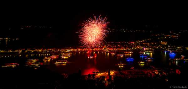 Spektakuläres Feuerwerk bei Rhein in Flammen 2024 in Sankt Goar gegenüber dem Loreley Felsen