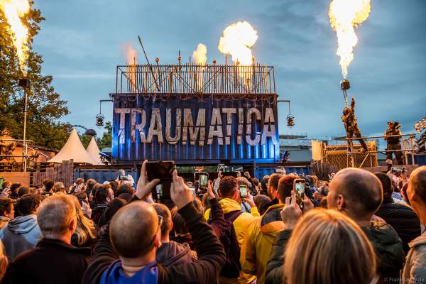 Vor den Toren von Traumatica - Festival of Fear - 2024, Horror-Event an Halloween im Europa-Park Erlebnis-Resort in Rust