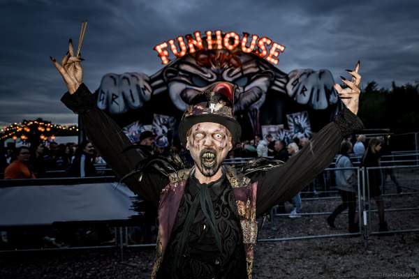 Grauenhafte Gestalten, Hexen und Zombies erwarten Dich bei Traumatica - Festival of Fear - 2024 im Europa-Park