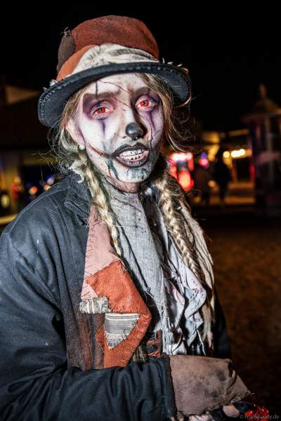 Grauenhafte Gestalten, Hexen und Zombies erwarten Dich bei Traumatica - Festival of Fear - 2024 im Europa-Park