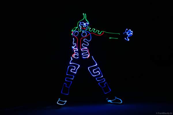 Leuchtende Eisläufer bei der Traumatica Eis-Show TRUTH OR DARE - Festival of Fear - 2024 im Europa-Park