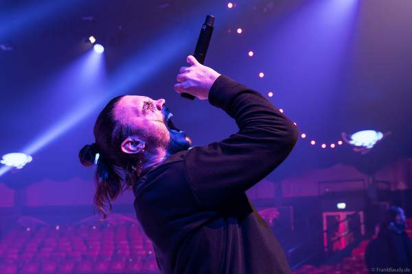 Sänger und Schauspieler Bela Klentze („Stairway To Violet“) bei der Traumatica Eis-Show TRUTH OR DARE - Festival of Fear - 2024 im Europa-Park