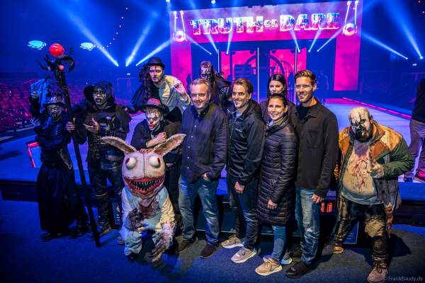 Michael Mack, Thomas Mack, Katja Mack, Ann-Kathrin Mack und Nicolas Mack mit den Monstern von Traumatica