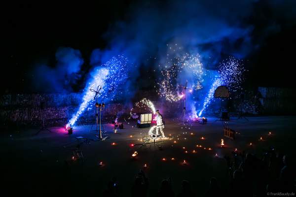 Feuershow mit Feuerwerk beim Mitarbeiterfest von Beisel Pyrotechnik von JANOSCH BÄR - AKindofFire