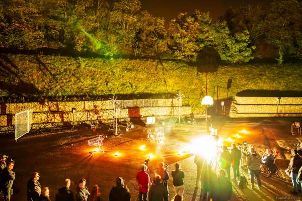 Vorführung eines neuen Bühnenblitzeffekts von APEL FEUERWERK beim Mitarbeiterfest von Beisel Pyrotechnik