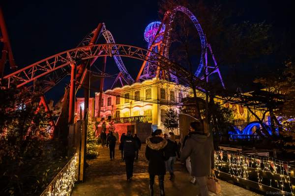 Achterbahn Voltron bei Nacht im Europa-Park