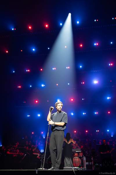 Max Giesinger bei Night of the Proms 2024 in der SAP Arena Mannheim