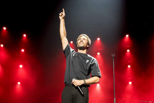 Max Giesinger bei Night of the Proms 2024 in der SAP Arena Mannheim