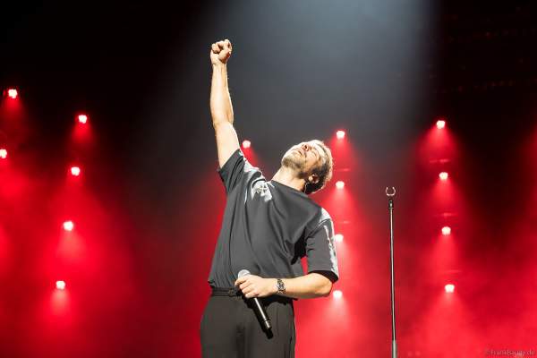 Max Giesinger bei Night of the Proms 2024 in der SAP Arena Mannheim