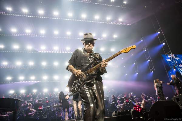 Dave Stewart von den Eurythmics bei Night of the Proms 2024 in der SAP Arena Mannheim