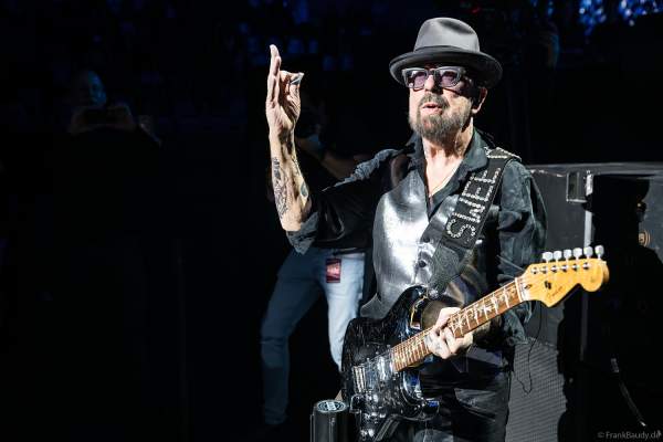 Dave Stewart von den Eurythmics bei Night of the Proms 2024 in der SAP Arena Mannheim