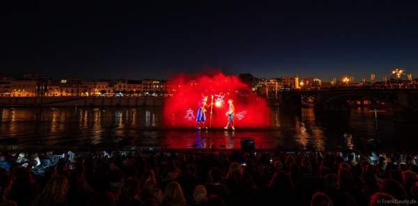 Die Weihnachtsshow NAVIGALIA in Sevilla beeindruckt mit einer gigantischen Wasser-, Licht- und Lasershow und begeistert Hunderttausende Besucher